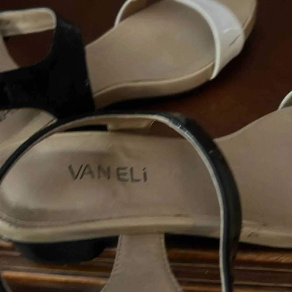 Vaneli sandals - Picture 3 of 5